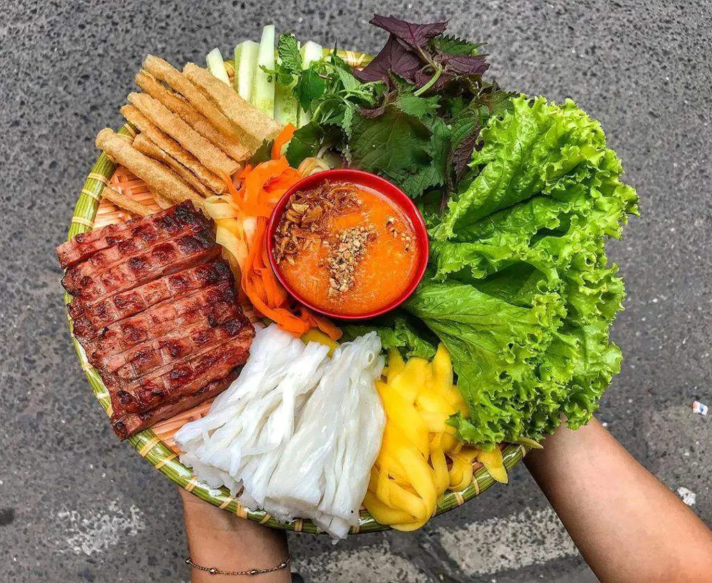 Điểm t&ecirc;n 10 qu&aacute;n nem nướng Nha Trang ngon qu&ecirc;n lối về 2