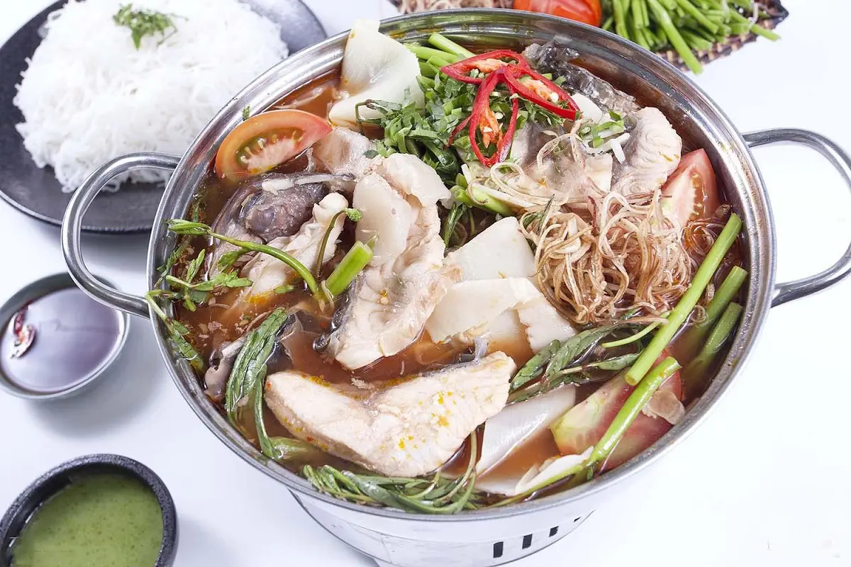Gh&eacute; ngay Nh&agrave; h&agrave;ng Ho&agrave;ng Sa ngay giữa l&ograve;ng th&agrave;nh phố Nha Trang 8