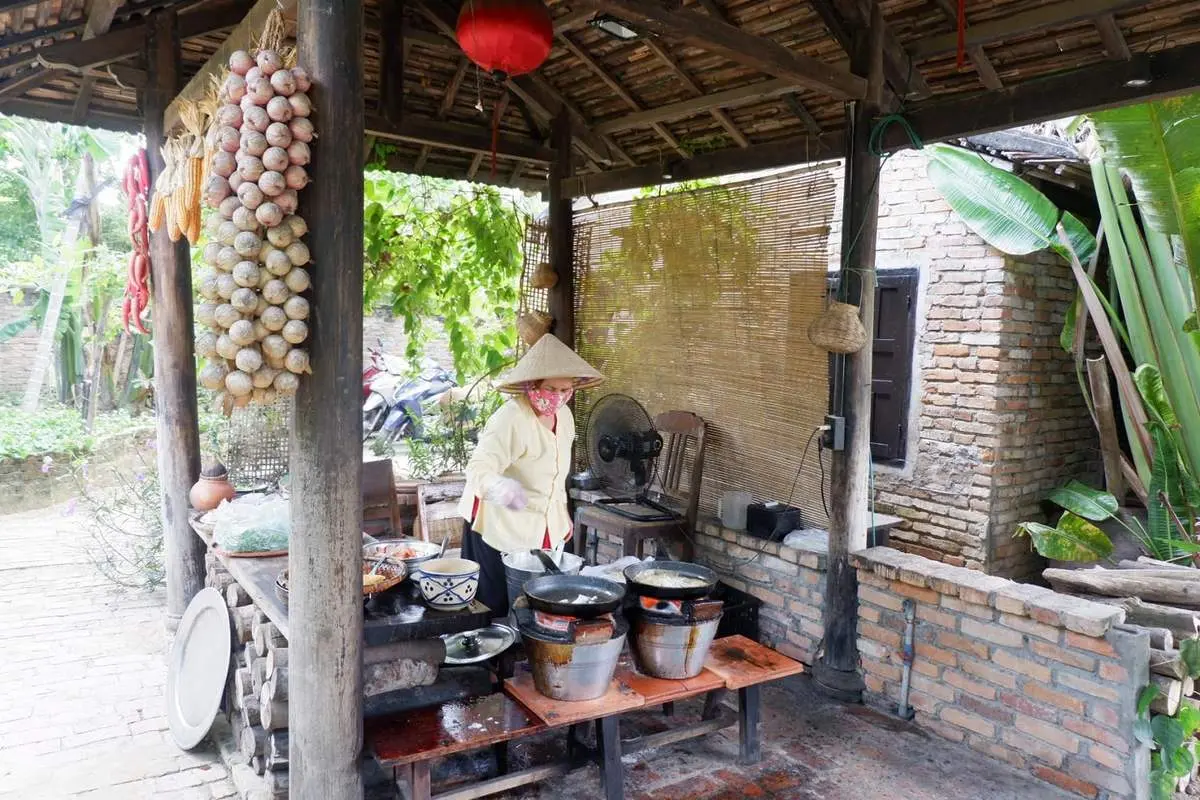 Ho&agrave;i cổ trong kh&ocirc;ng gian văn h&oacute;a - ẩm thực tại nh&agrave; h&agrave;ng Nha Trang Xưa 17