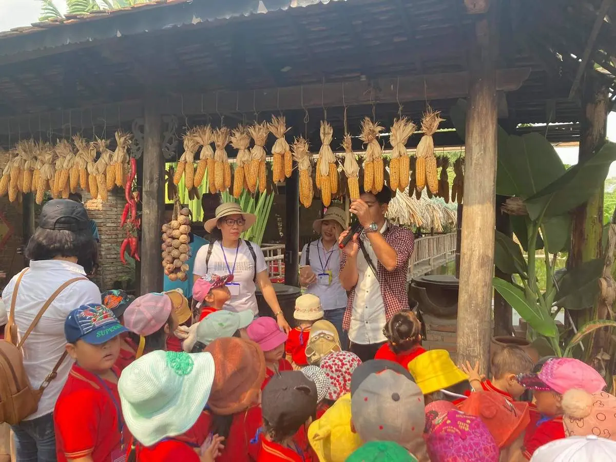 Ho&agrave;i cổ trong kh&ocirc;ng gian văn h&oacute;a - ẩm thực tại nh&agrave; h&agrave;ng Nha Trang Xưa 12