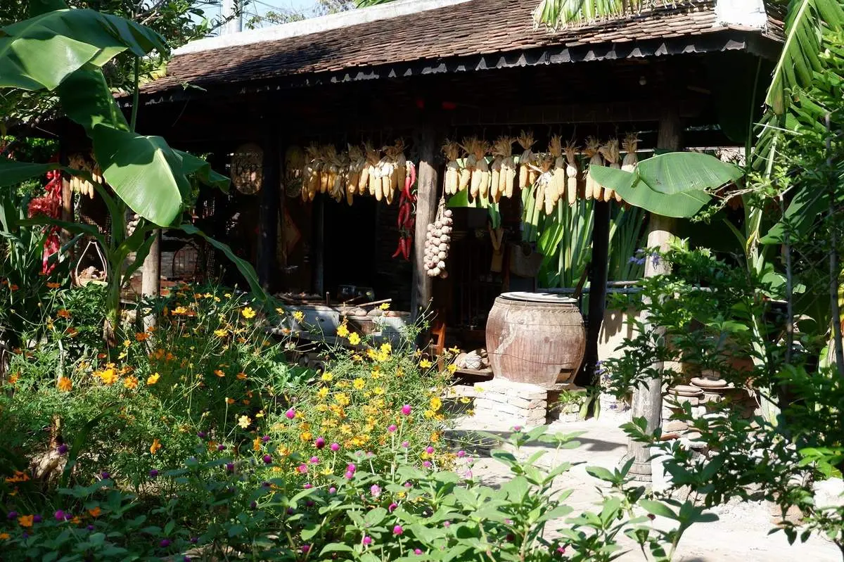 Ho&agrave;i cổ trong kh&ocirc;ng gian văn h&oacute;a - ẩm thực tại nh&agrave; h&agrave;ng Nha Trang Xưa 6