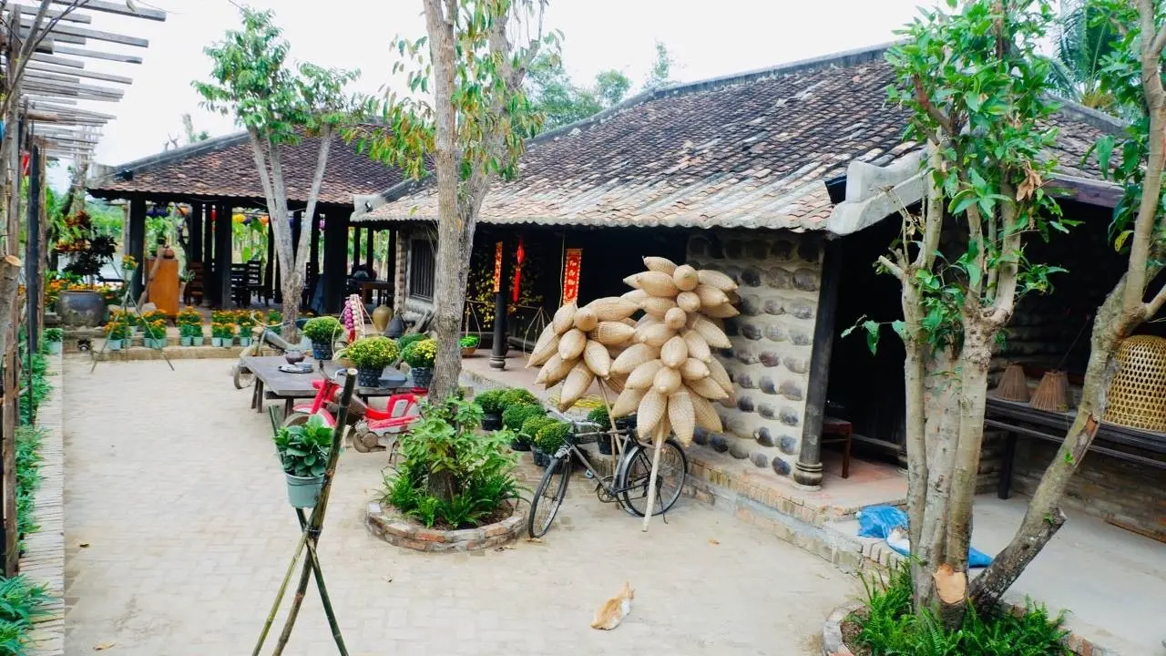 Ho&agrave;i cổ trong kh&ocirc;ng gian văn h&oacute;a - ẩm thực tại nh&agrave; h&agrave;ng Nha Trang Xưa 3