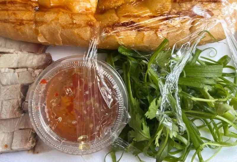 Lưu ngay top 13 tiệm b&aacute;nh m&igrave; Nha Trang nổi tiếng ngon m&ecirc; ly 5