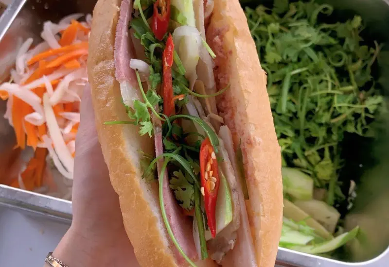Lưu ngay top 13 tiệm b&aacute;nh m&igrave; Nha Trang nổi tiếng ngon m&ecirc; ly 7