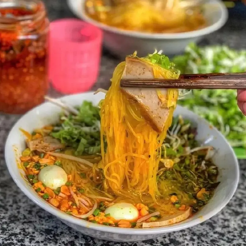 M&igrave; Quảng Nha Trang: M&oacute;n ăn tưởng quen nhưng rất mới lạ 4