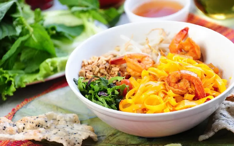 M&igrave; Quảng Nha Trang: M&oacute;n ăn tưởng quen nhưng rất mới lạ 11