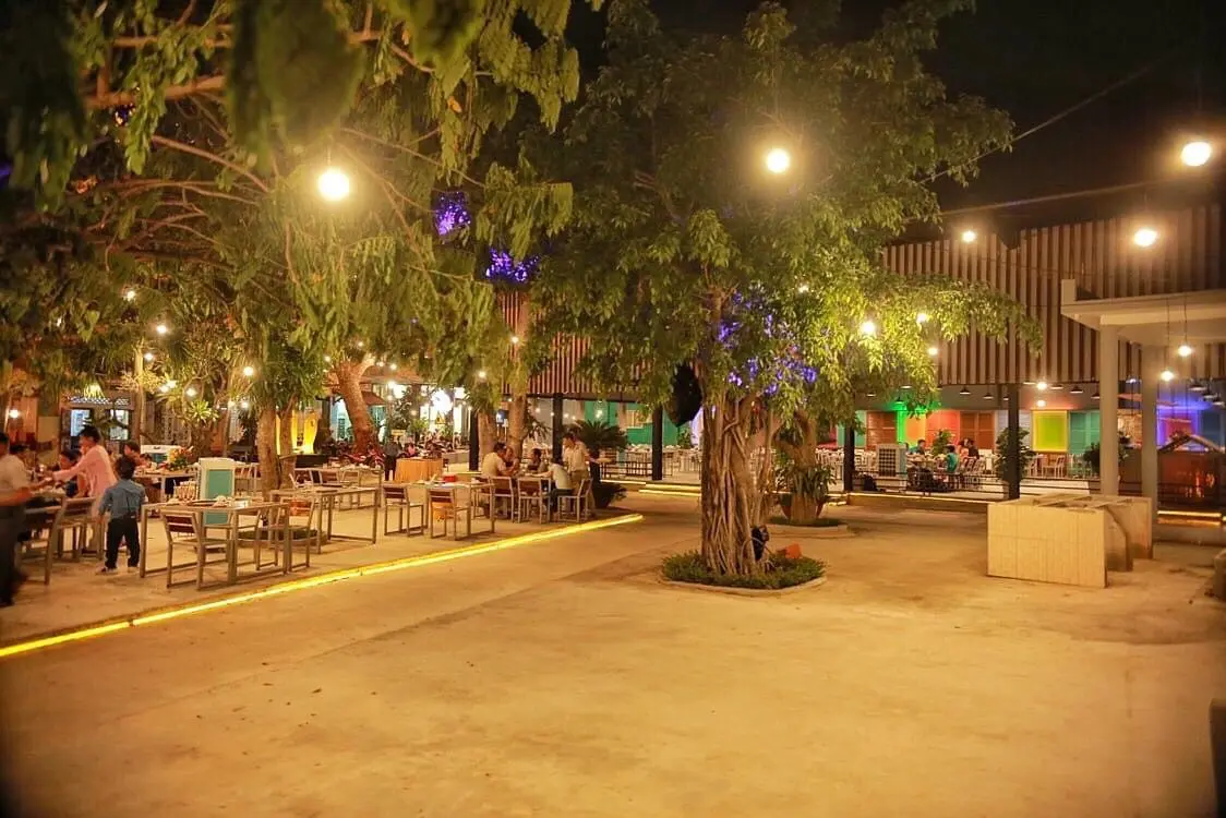 Nh&agrave; H&agrave;ng C&aacute;nh Buồm Đại Dương - Thường thức hải sản tươi sống trong kh&ocirc;ng gian rộng r&atilde;i 12