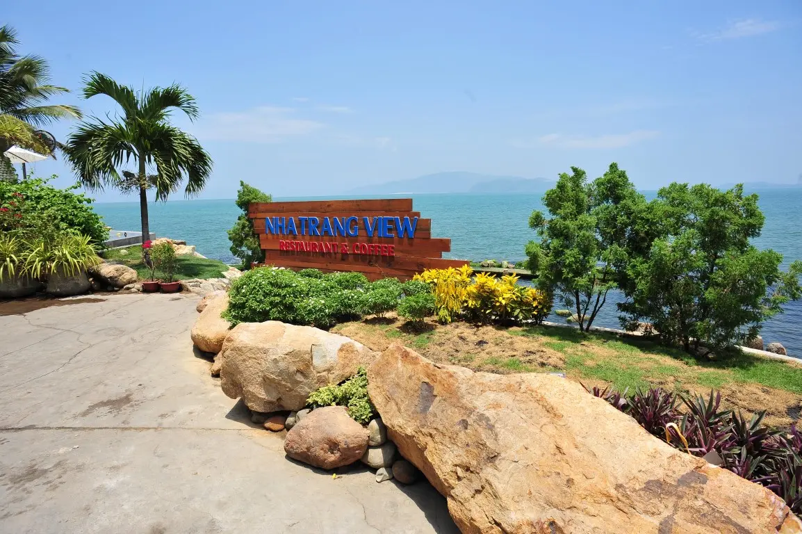 Nha Trang View Restaurant - Nh&agrave; h&agrave;ng được đ&aacute;nh gi&aacute; cao với chứng chỉ phục vụ xuất sắc 2017 2