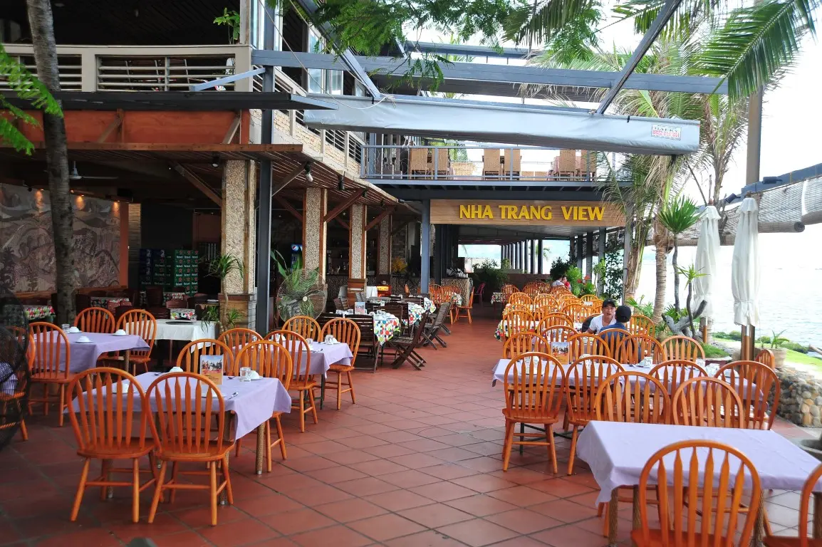 Nha Trang View Restaurant - Nh&agrave; h&agrave;ng được đ&aacute;nh gi&aacute; cao với chứng chỉ phục vụ xuất sắc 2017 3