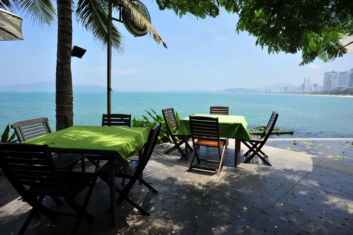 Nha Trang View Restaurant - Nh&agrave; h&agrave;ng được đ&aacute;nh gi&aacute; cao với chứng chỉ phục vụ xuất sắc 2017 37