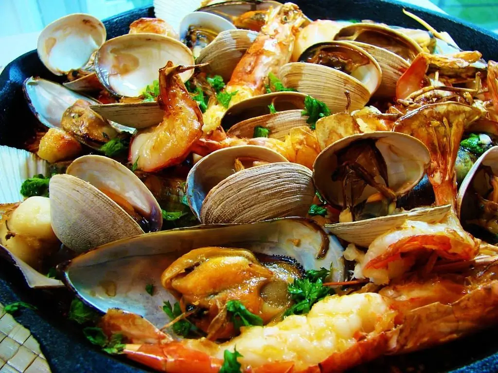 Săn ngay 10 qu&aacute;n hải sản Bờ K&egrave; Nha Trang ngon nức tiếng 11
