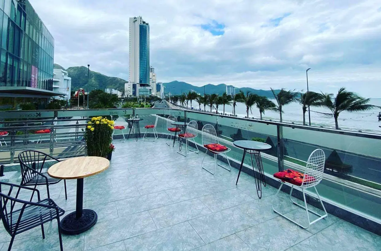 Ấn tượng không gian cực đỉnh tại quán K Coffee view biển qua bộ ảnh của Trần Thanh Thảo