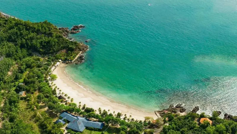 9 b&atilde;i biển Nha Trang đẹp say l&ograve;ng du kh&aacute;ch 3