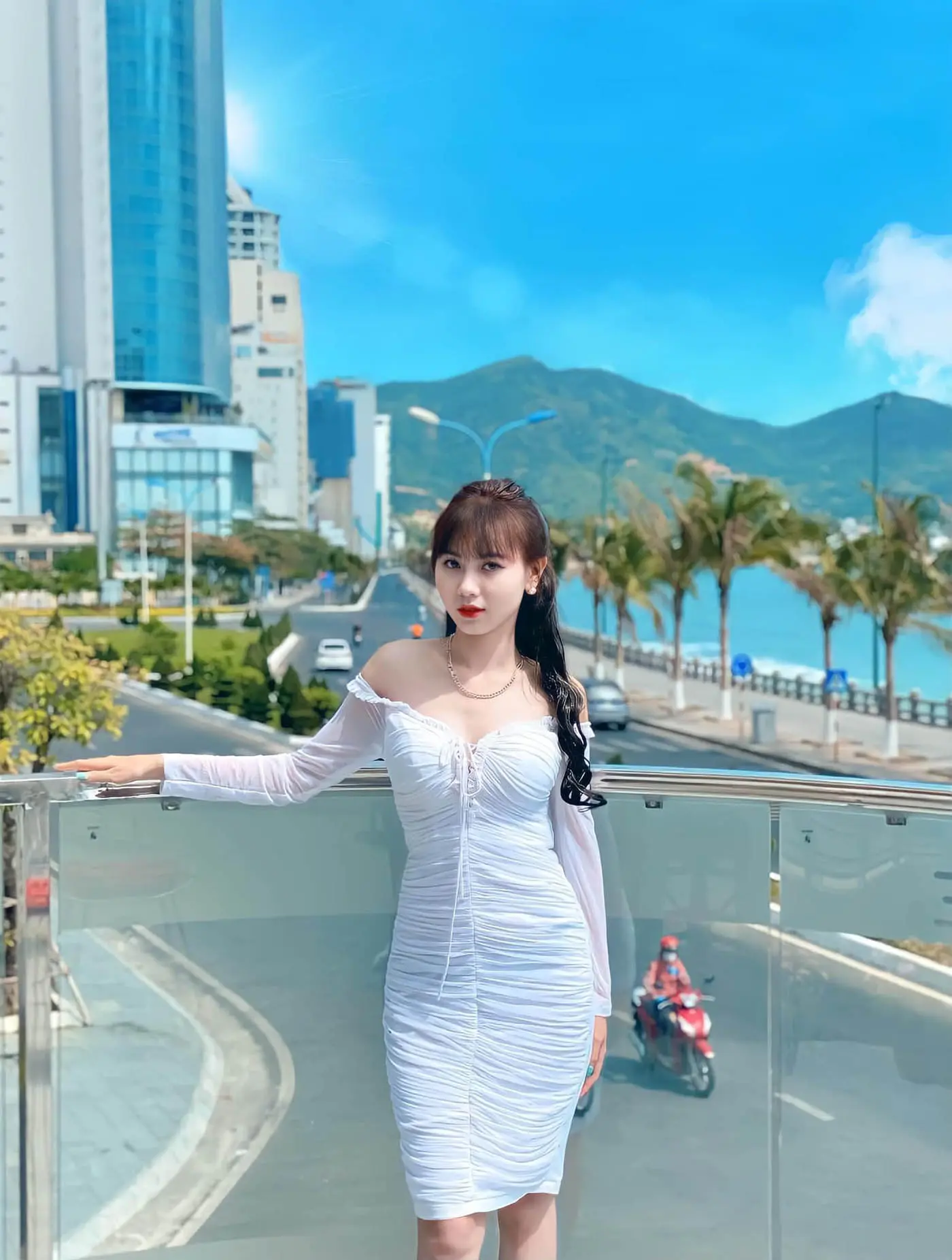 Ấn tượng kh&ocirc;ng gian cực đỉnh tại qu&aacute;n K Coffee view biển qua bộ ảnh của Trần Thanh Thảo 2