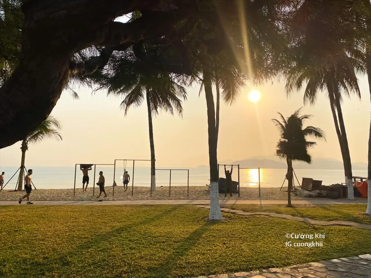 Check-in Nha Trang b&igrave;nh y&ecirc;n v&agrave;o l&uacute;c s&aacute;ng sớm qua lăng k&iacute;nh của blogger Cường Khỉ 7