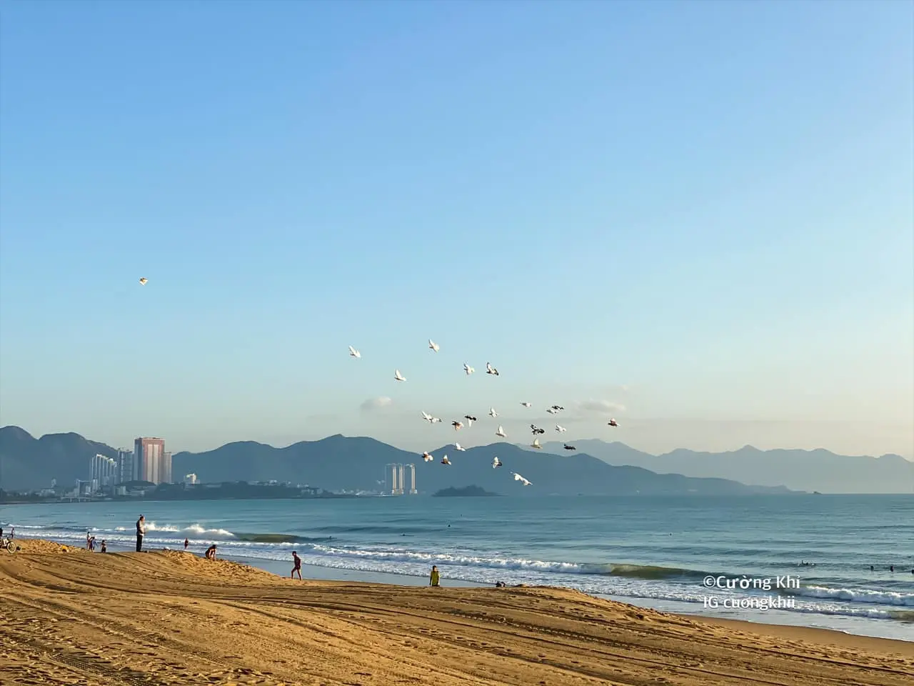 Check-in Nha Trang b&igrave;nh y&ecirc;n v&agrave;o l&uacute;c s&aacute;ng sớm qua lăng k&iacute;nh của blogger Cường Khỉ 8