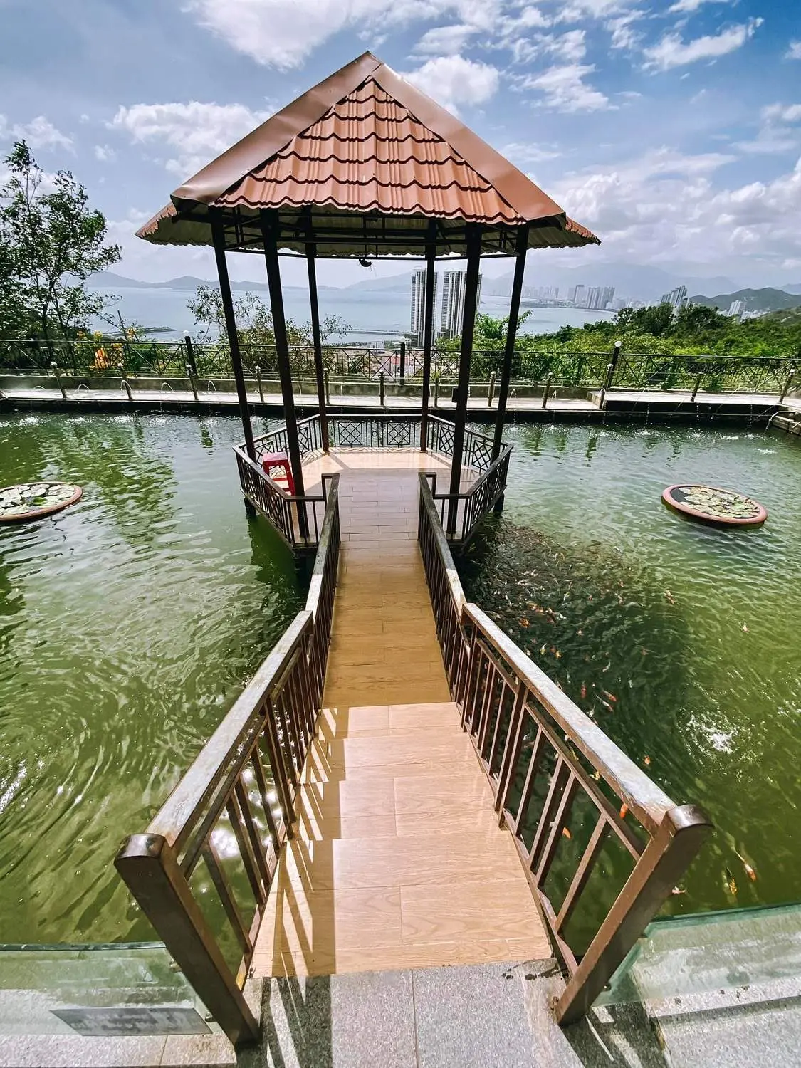 Một ch&uacute;t y&ecirc;n b&igrave;nh cho ng&agrave;y đầu năm c&ugrave;ng Cường Quốc Phạm tại Ch&ugrave;a Ba Đảo Nha Trang 7
