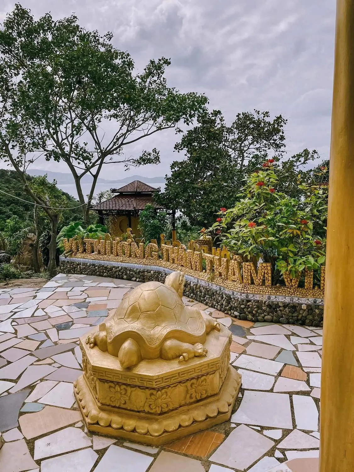 Một ch&uacute;t y&ecirc;n b&igrave;nh cho ng&agrave;y đầu năm c&ugrave;ng Cường Quốc Phạm tại Ch&ugrave;a Ba Đảo Nha Trang 16