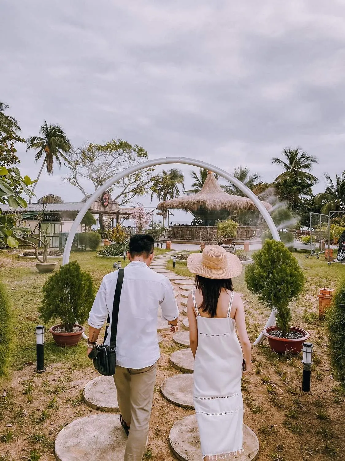 Nơi &ldquo;ẩn trốn&rdquo; tuyệt vời tựa chốn Hawaii của Cường Quốc Phạm tại Coffee Crazy Fish Nha Trang 17