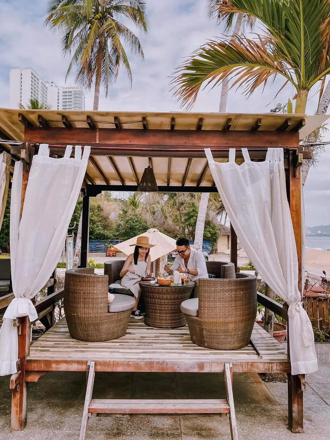 Nơi &ldquo;ẩn trốn&rdquo; tuyệt vời tựa chốn Hawaii của Cường Quốc Phạm tại Coffee Crazy Fish Nha Trang 7