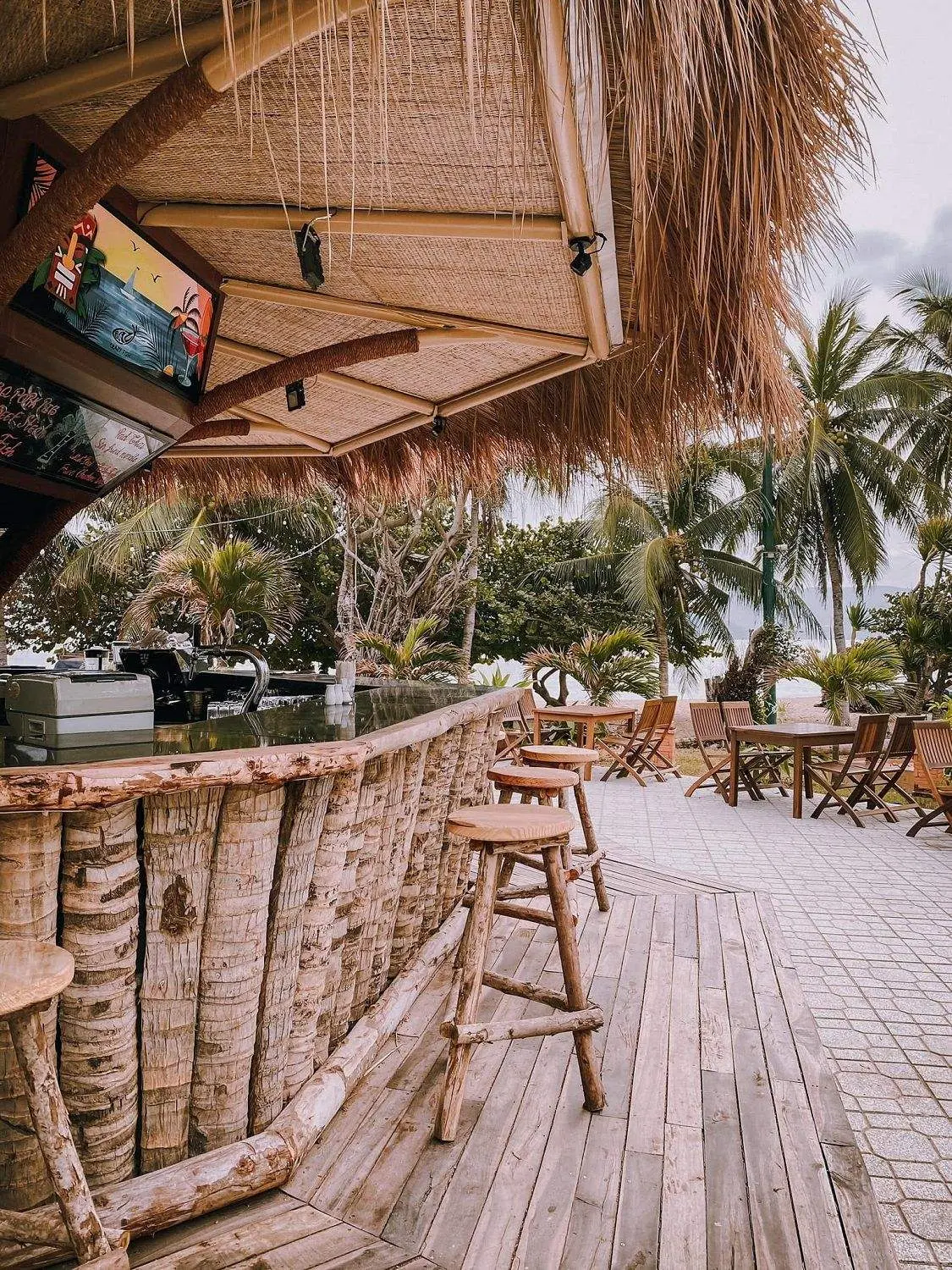 Nơi &ldquo;ẩn trốn&rdquo; tuyệt vời tựa chốn Hawaii của Cường Quốc Phạm tại Coffee Crazy Fish Nha Trang 12