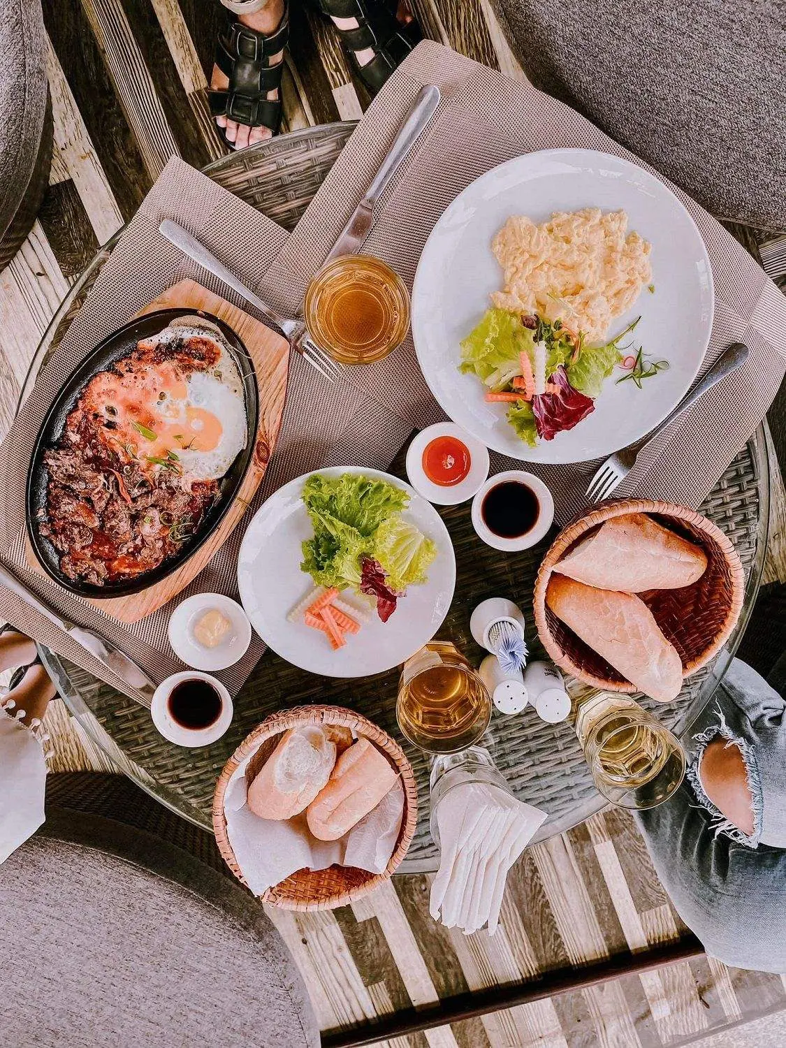 Nơi &ldquo;ẩn trốn&rdquo; tuyệt vời tựa chốn Hawaii của Cường Quốc Phạm tại Coffee Crazy Fish Nha Trang 10