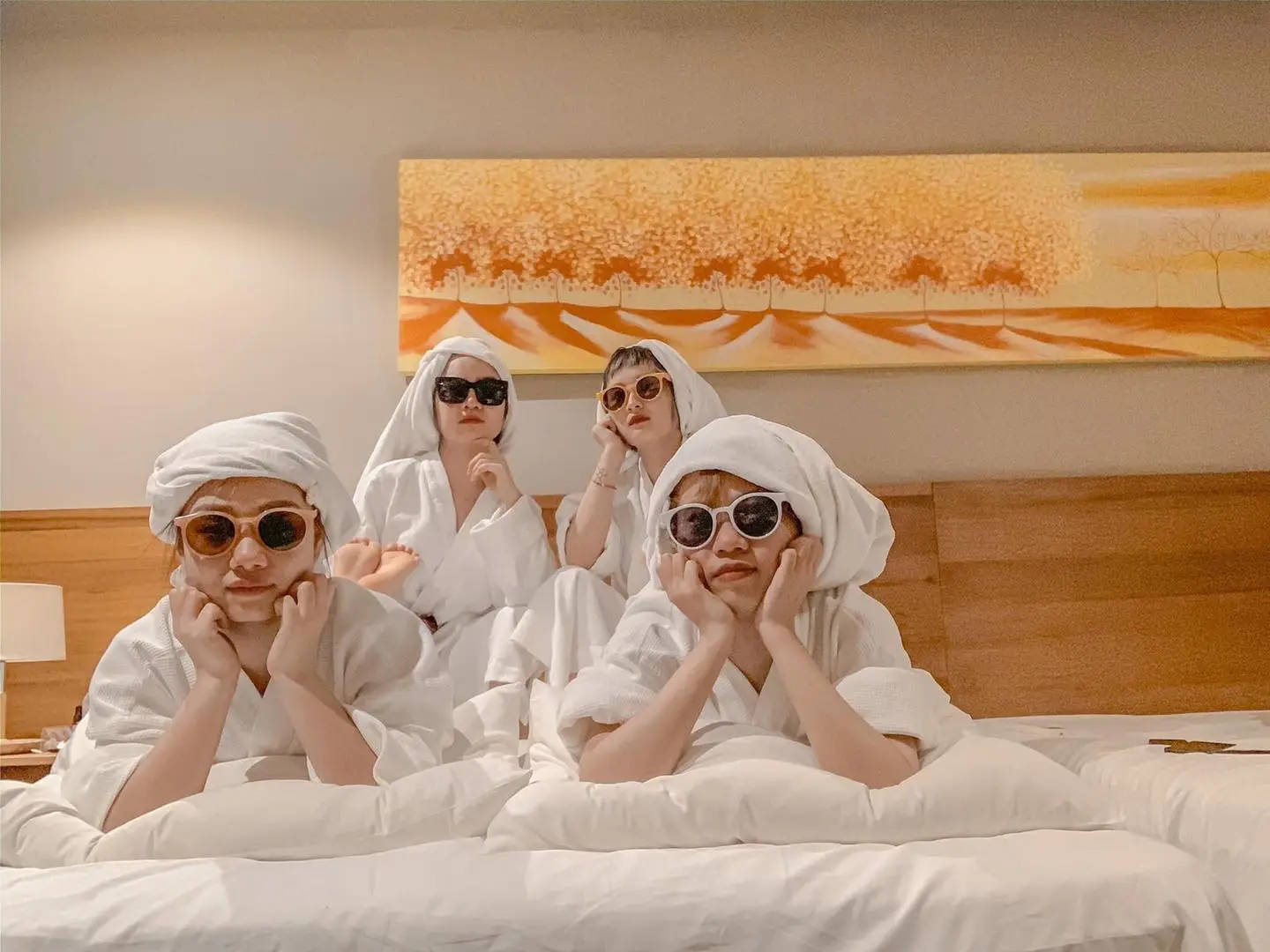 Thanh xu&acirc;n rực rỡ c&ugrave;ng hội chị em bựa lầy check-in 1001 kiểu tại Nha Trang 10