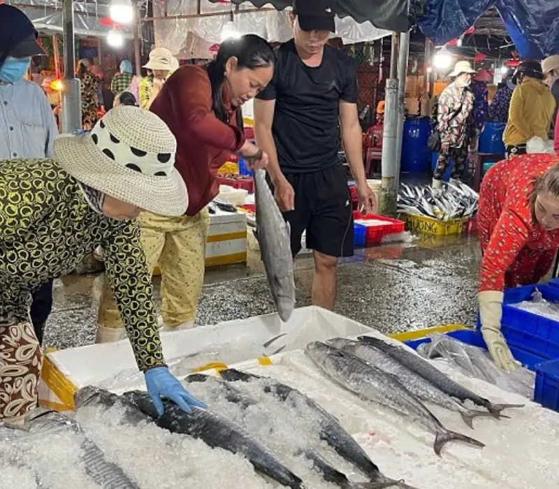 Thỏa th&iacute;ch tham quan 15 khu chợ Nha Trang đặc sắc nhất 4