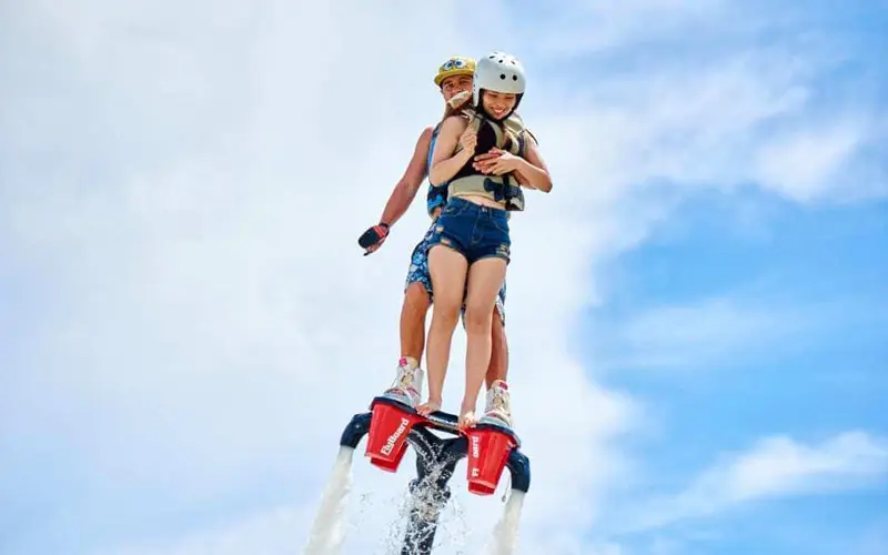 Trải nghiệm Flyboard, tr&ograve; chơi mạo hiểm hot nhất tr&ecirc;n biển Nha Trang 8