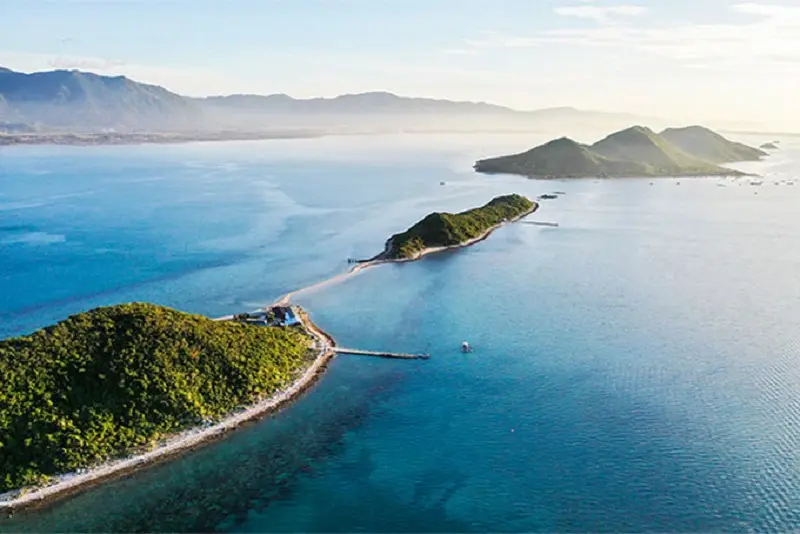 Đến đảo Điệp Sơn Nha Trang để khám phá ngay con đường nổi giữa biển