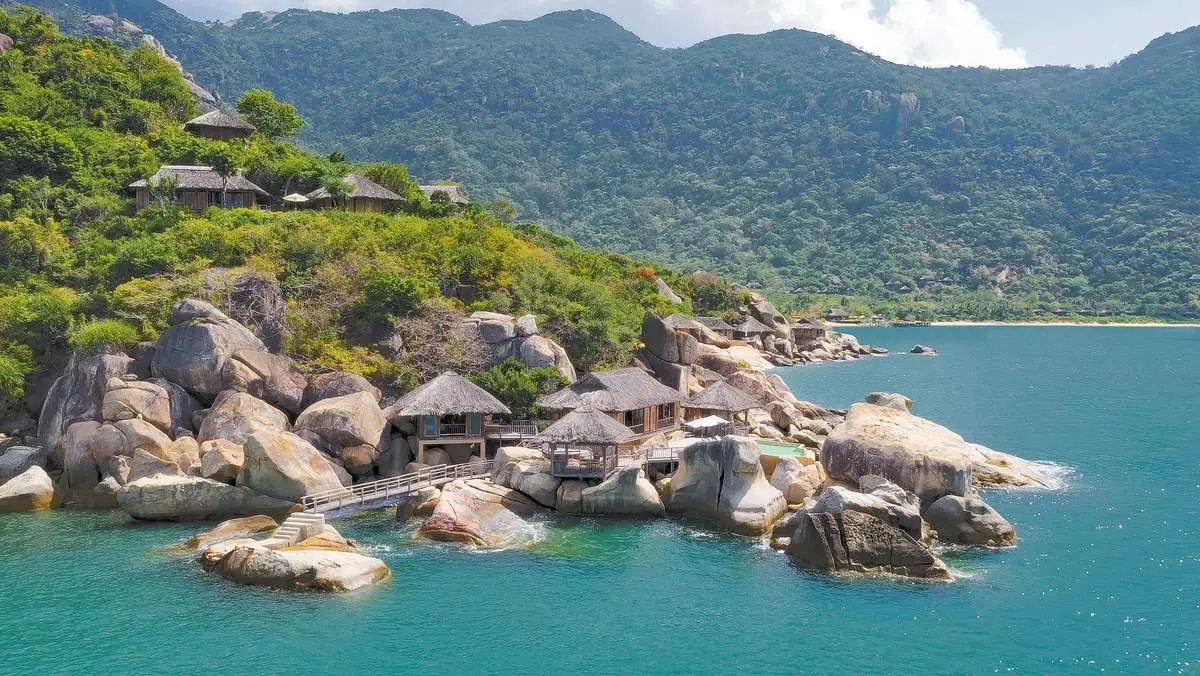 Theo chân Fashionista Châu Bùi tận hưởng thời gian vui vẻ tại Six Senses Ninh Van Bay Resort Nha Trang