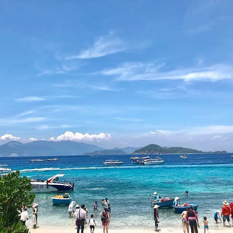 Gợi &yacute; chi tiết cho lịch tr&igrave;nh kh&aacute;m ph&aacute; 4 đảo Nha Trang trong ng&agrave;y tự t&uacute;c si&ecirc;u xịn mịn từ MIA.vn 4