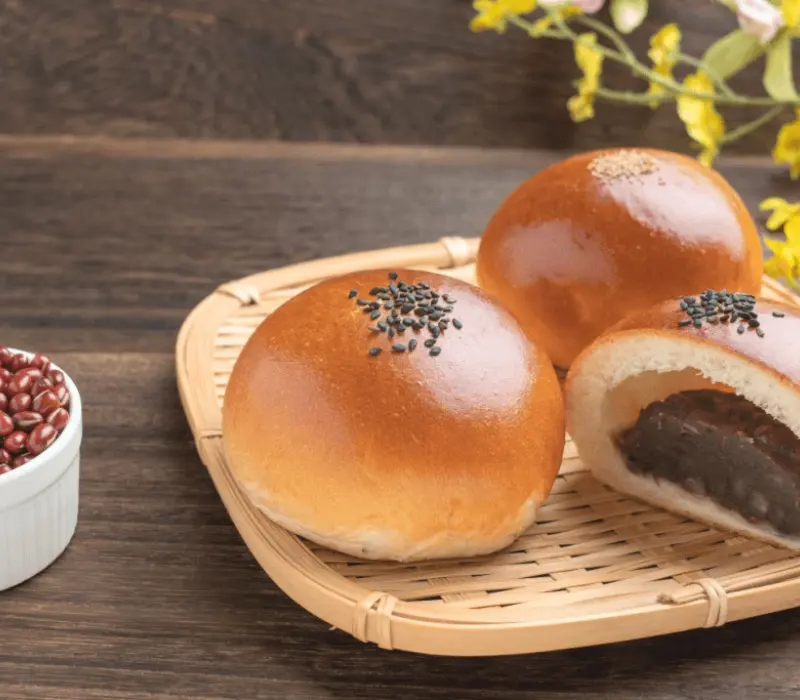 Bánh Anpan nhân đậu đỏ với truyền thống lâu đời Nhật Bản