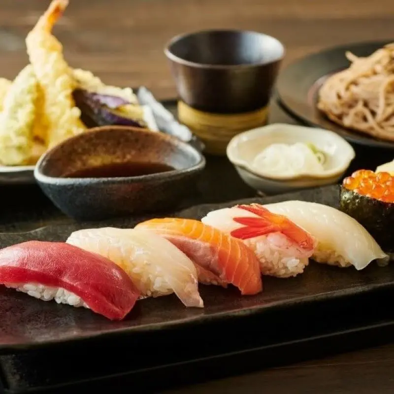 11 điểm b&aacute;n sushi hấp dẫn bạn kh&ocirc;ng n&ecirc;n bỏ qua khi đến Nhật 13