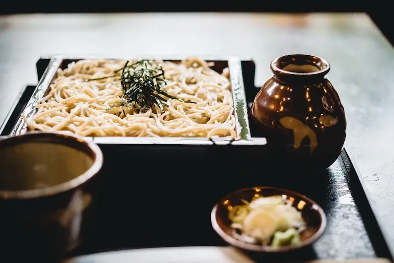 Ăn m&igrave; Soba thoả thức kh&aacute;m ph&aacute; đặc trưng ẩm thực xứ hoa anh đ&agrave;o 2