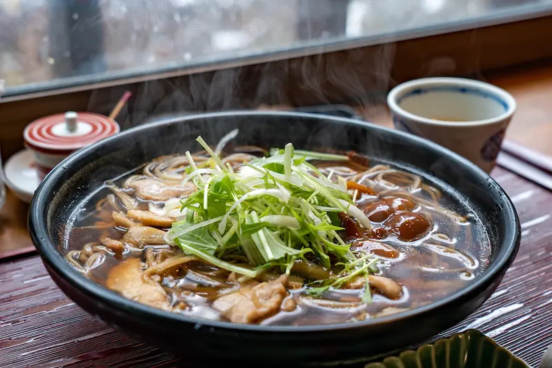 Ăn m&igrave; Soba thoả thức kh&aacute;m ph&aacute; đặc trưng ẩm thực xứ hoa anh đ&agrave;o 8