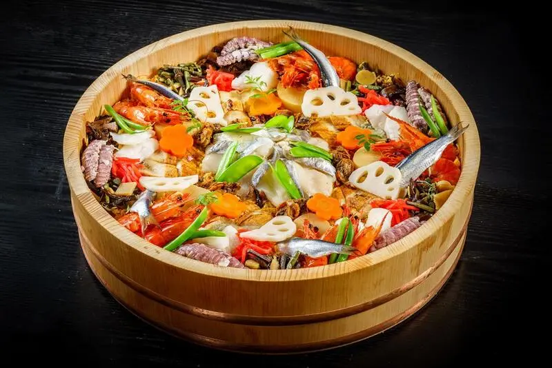 Chirashizushi: M&oacute;n ăn đầy m&agrave;u sắc v&agrave;o m&ugrave;a xu&acirc;n Nhật Bản 6
