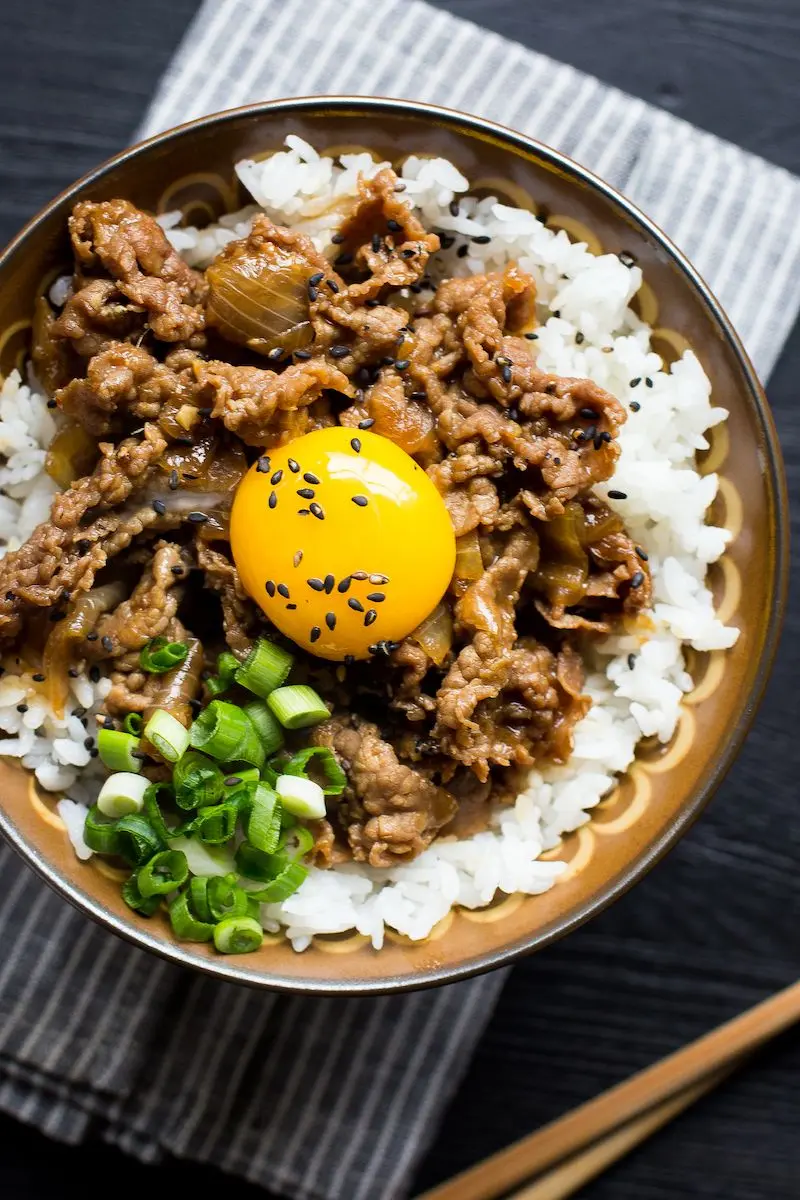 Donburi: B&aacute;t cơm g&oacute;i trọn tinh hoa của ẩm thực xứ Ph&ugrave; Tang 5