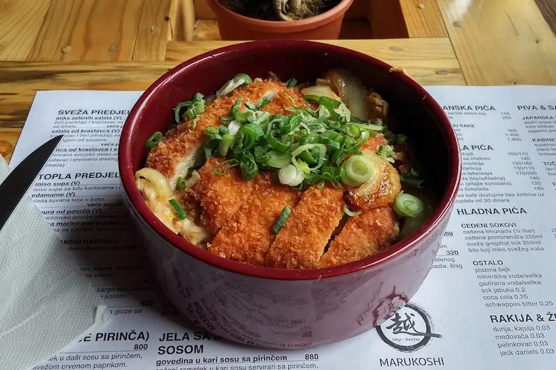 Donburi: B&aacute;t cơm g&oacute;i trọn tinh hoa của ẩm thực xứ Ph&ugrave; Tang 10