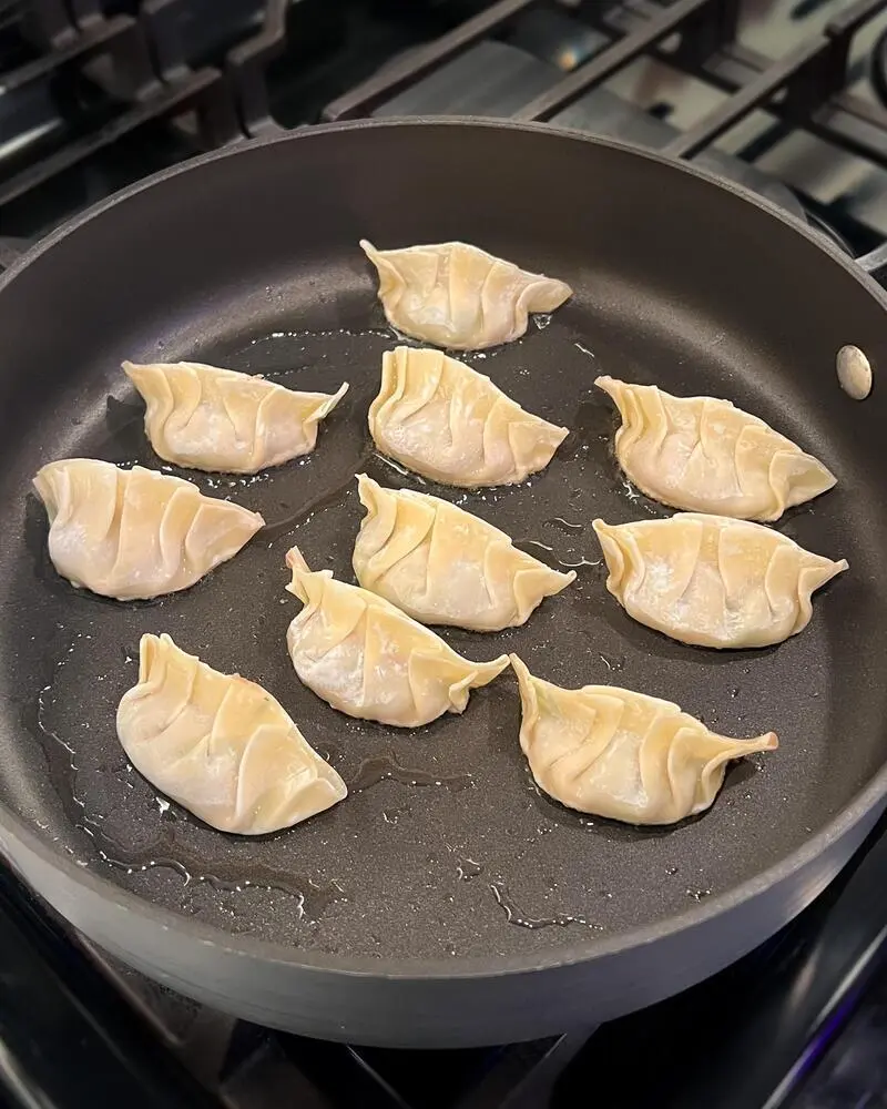 Gyoza: Phiên bản há cảo Nhật Bản và cách làm ngon chuẩn vị 11