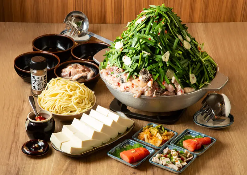 M&oacute;n Motsunabe: Hương vị lẩu l&ograve;ng b&ograve; Nhật Bản đậm đ&agrave; 6