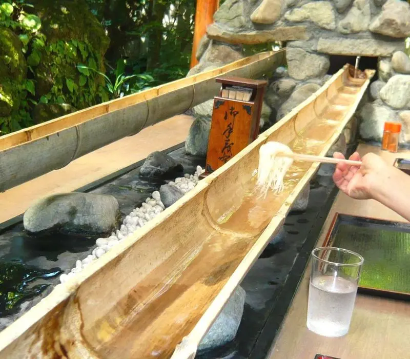 Nagashi Somen: M&oacute;n m&igrave; độc đ&aacute;o v&agrave; thanh nh&atilde; của Nhật Bản 6