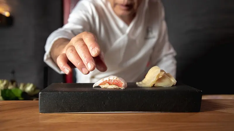 Omakase: H&agrave;nh tr&igrave;nh l&yacute; th&uacute; để trải nghiệm ẩm thực Nhật Bản 2