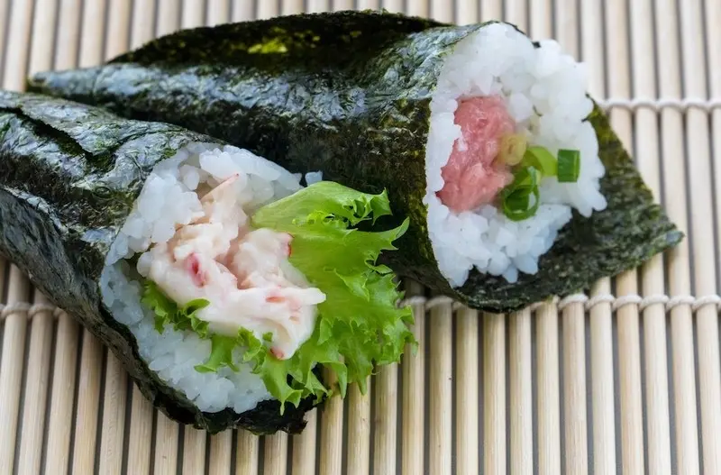 Temaki: M&oacute;n sushi cuộn tay hấp dẫn của Nhật Bản 3