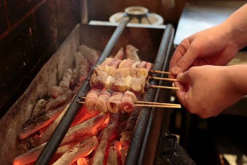 Thưởng thức Yakitori, nhấm nh&aacute;p trọn vẹn tinh hoa ẩm thực đường phố Nhật Bản 2