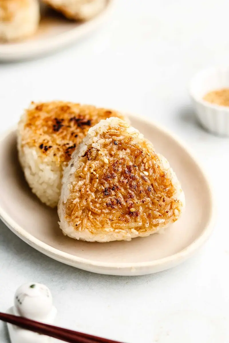 T&igrave;m hiểu m&oacute;n cơm nắm Onigiri quốc d&acirc;n của Nhật Bản 8