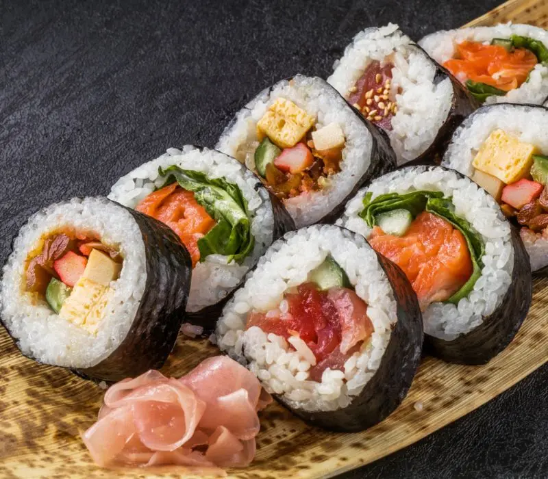 Maki sushi: Hương vị hài hòa trong từng cuộn nhỏ