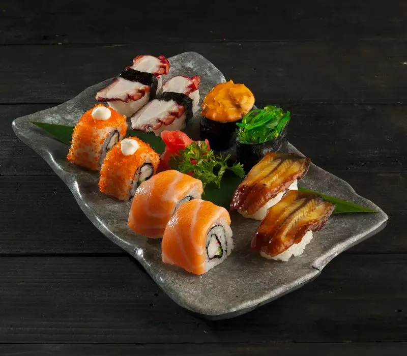 Sushi: Tinh hoa ẩm thực Nhật Bản và nghệ thuật thưởng thức