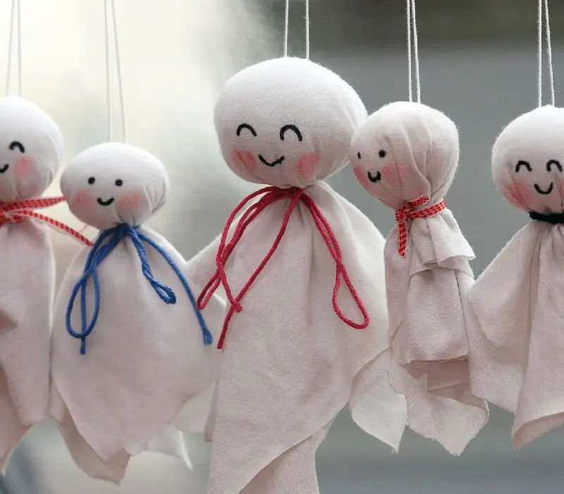 Búp bê cầu mưa là gì? Khám phá biểu tượng tâm linh trong văn hóa Nhật Bản