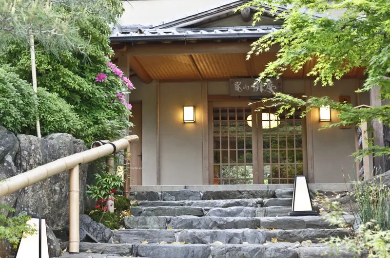 Arashiyama nơi tụ hội những vi&ecirc;n ngọc tự nhi&ecirc;n tại Kyoto 9